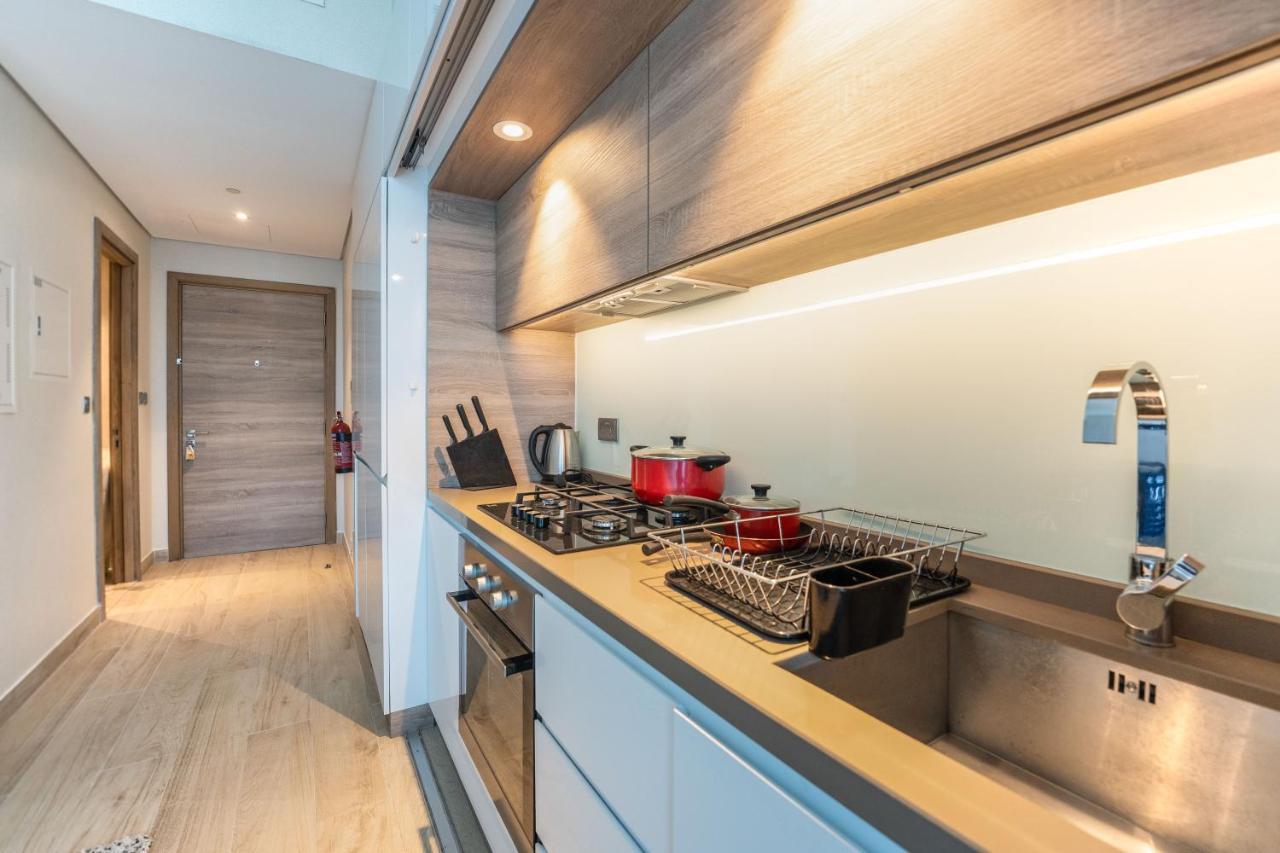 דובאי Fam Living - Marina Marvel - Studio Apartment With Breathtaking Views In Studio One Tower מראה חיצוני תמונה