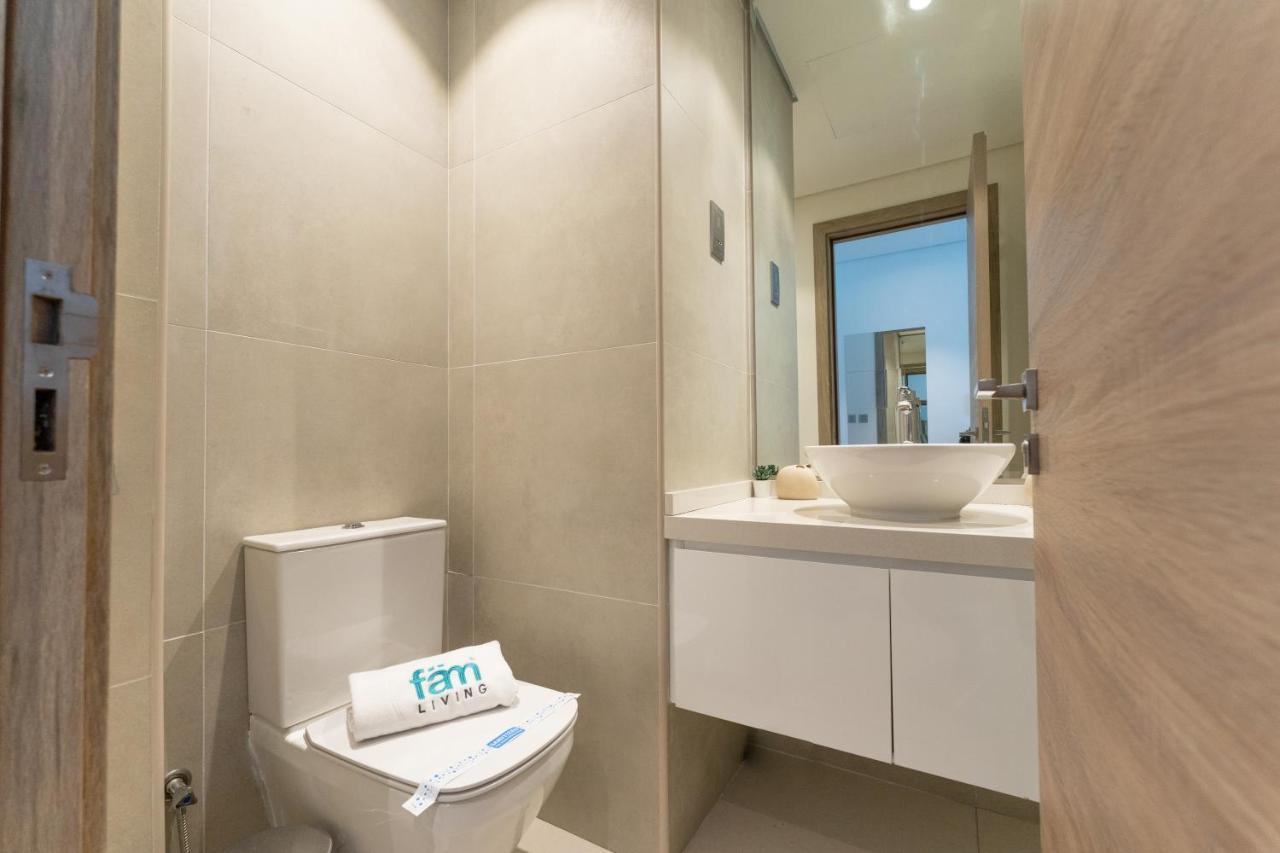 דובאי Fam Living - Marina Marvel - Studio Apartment With Breathtaking Views In Studio One Tower מראה חיצוני תמונה