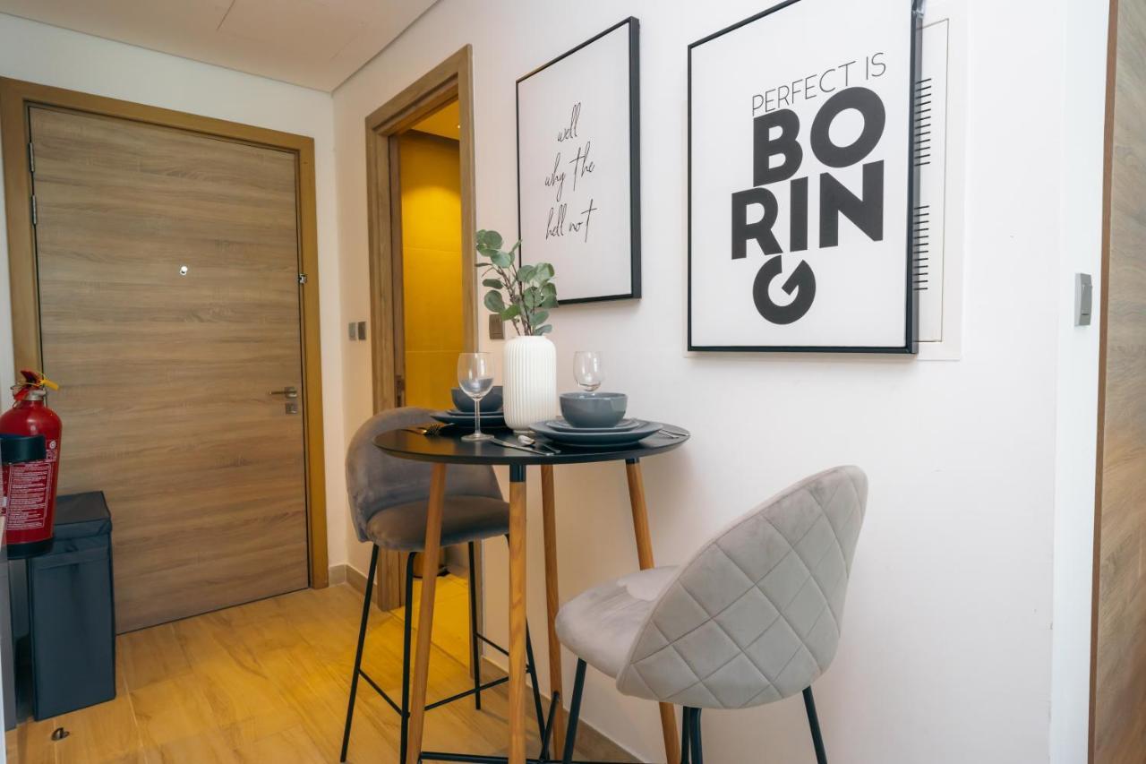 דובאי Fam Living - Marina Marvel - Studio Apartment With Breathtaking Views In Studio One Tower מראה חיצוני תמונה