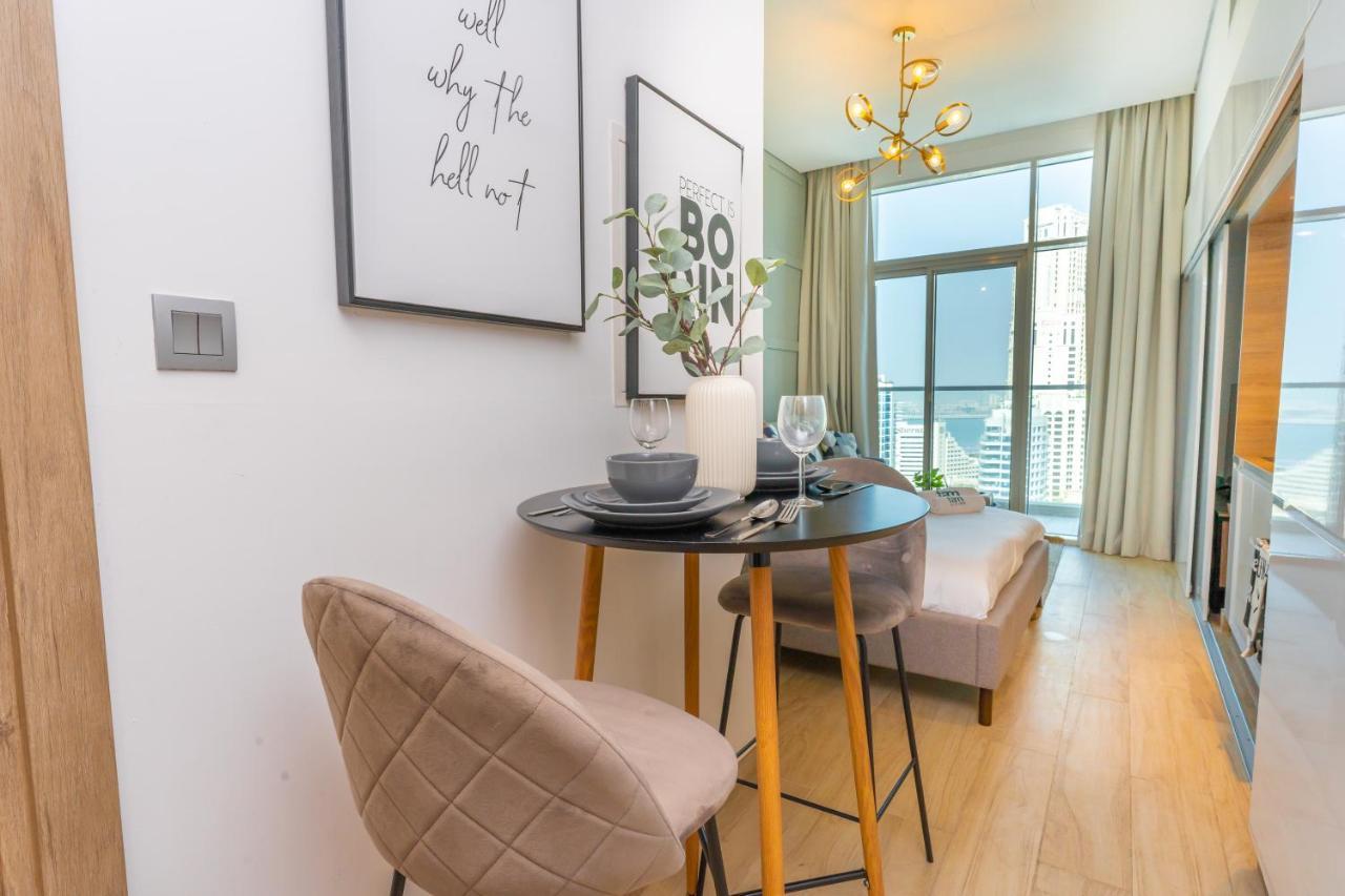 דובאי Fam Living - Marina Marvel - Studio Apartment With Breathtaking Views In Studio One Tower מראה חיצוני תמונה