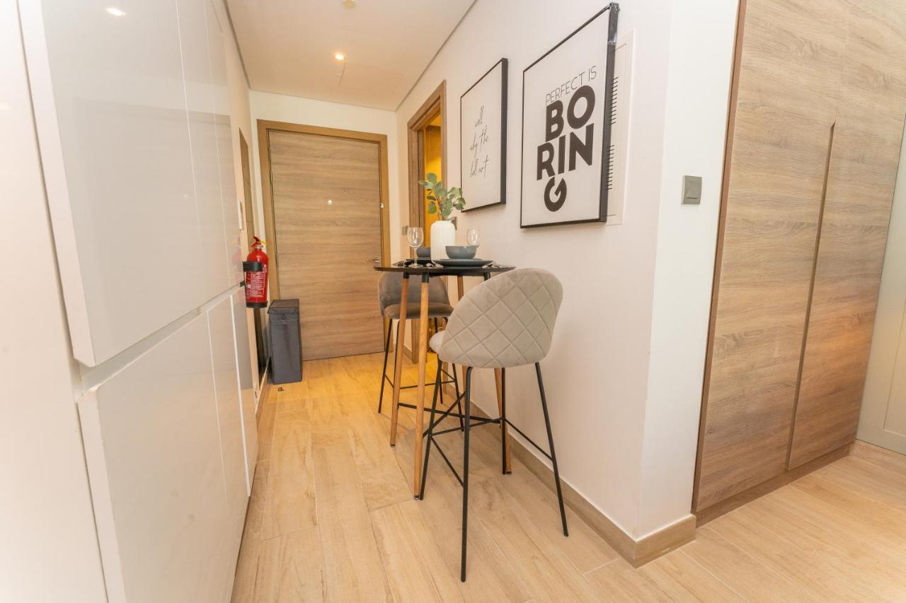 דובאי Fam Living - Marina Marvel - Studio Apartment With Breathtaking Views In Studio One Tower מראה חיצוני תמונה